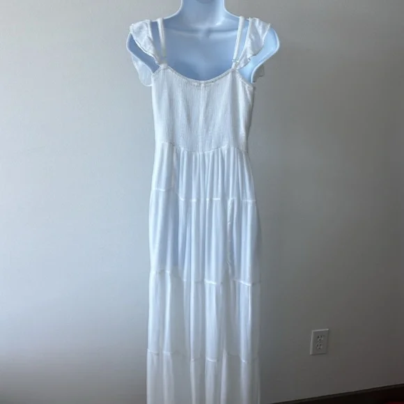 Tiered Dress SZ M White Maxi Beachy Smocked Ruffle Cottagecore Resort Fairycore - Picture 5 of 16